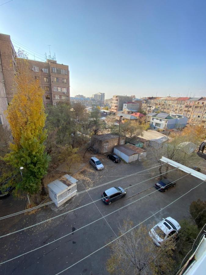 Large Cozy Apartment On Beginning Of Komitas Ave Jerevan Eksteriør billede