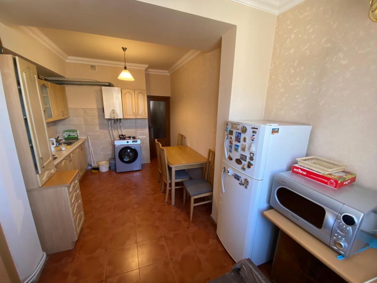 Large Cozy Apartment On Beginning Of Komitas Ave Jerevan Eksteriør billede