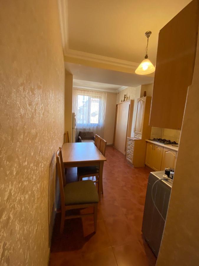 Large Cozy Apartment On Beginning Of Komitas Ave Jerevan Eksteriør billede